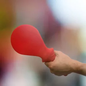 Bück Dich Red – Piros fetish eszköz